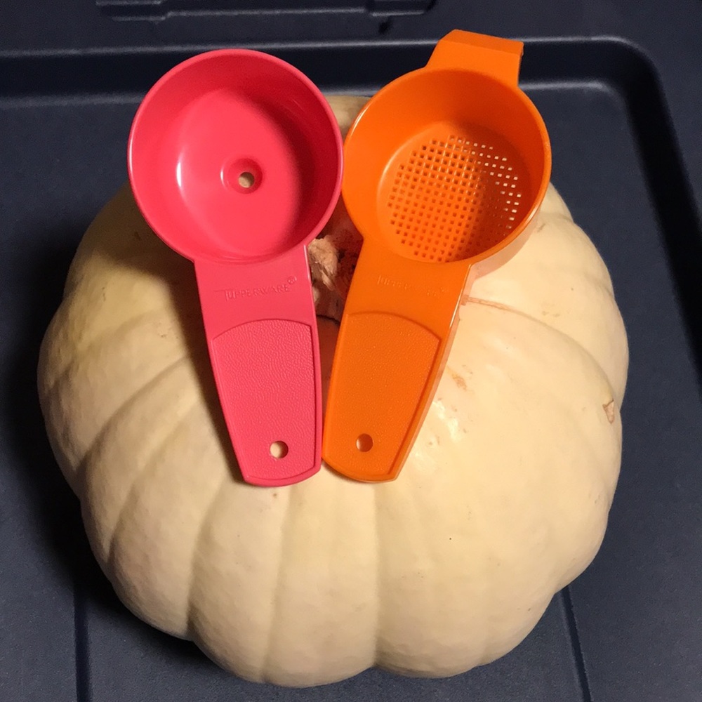 TUPPERWARE MINI TREASURE SET